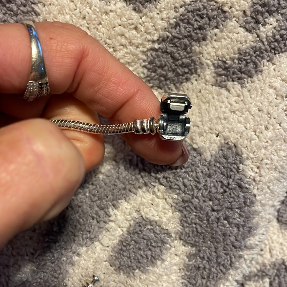 Pandora sterling silver 7 in classic bracelet - Picture 4 of 9
